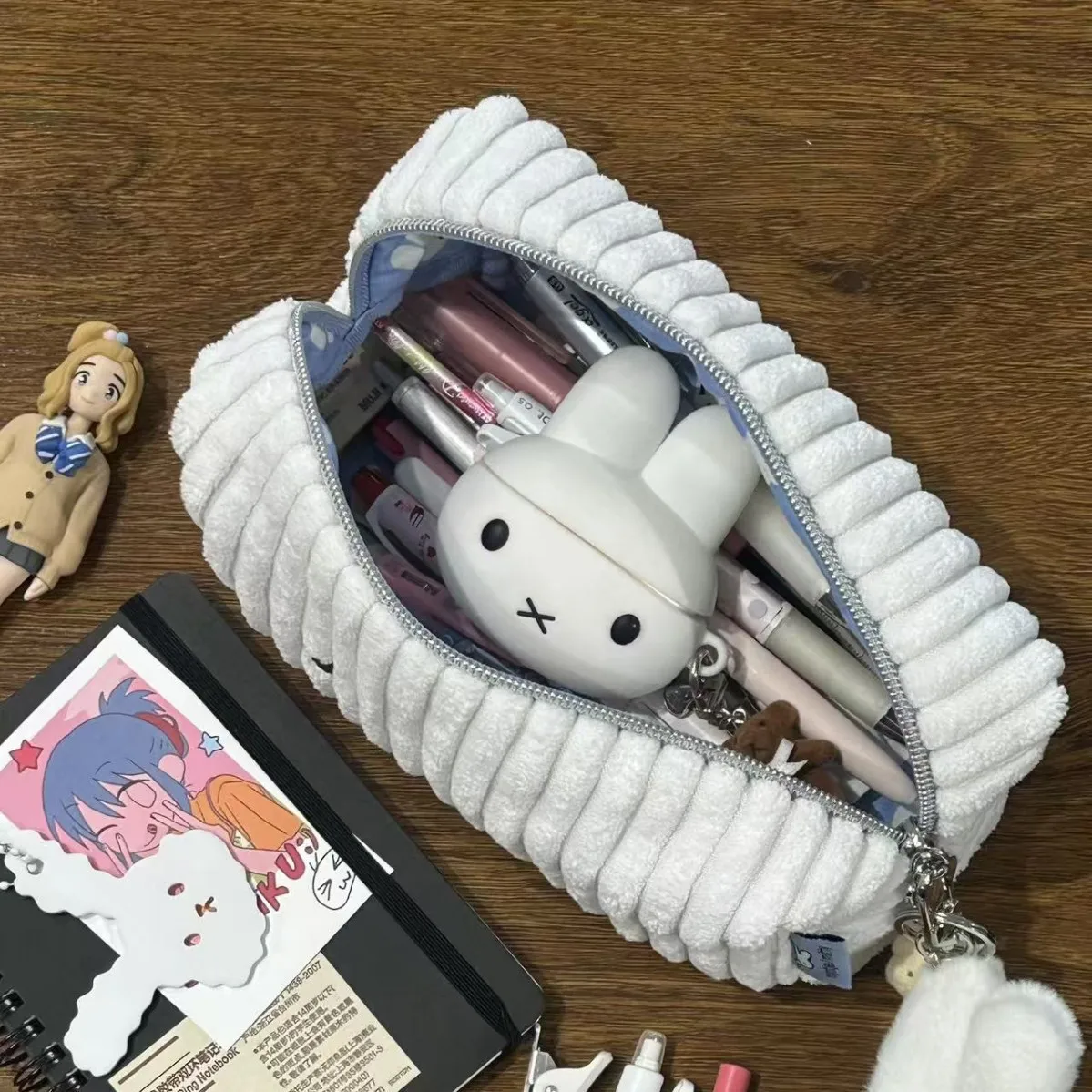 Miffy Plush Corduroy Pen Bag L - Stationery Supplier 评论和价格
